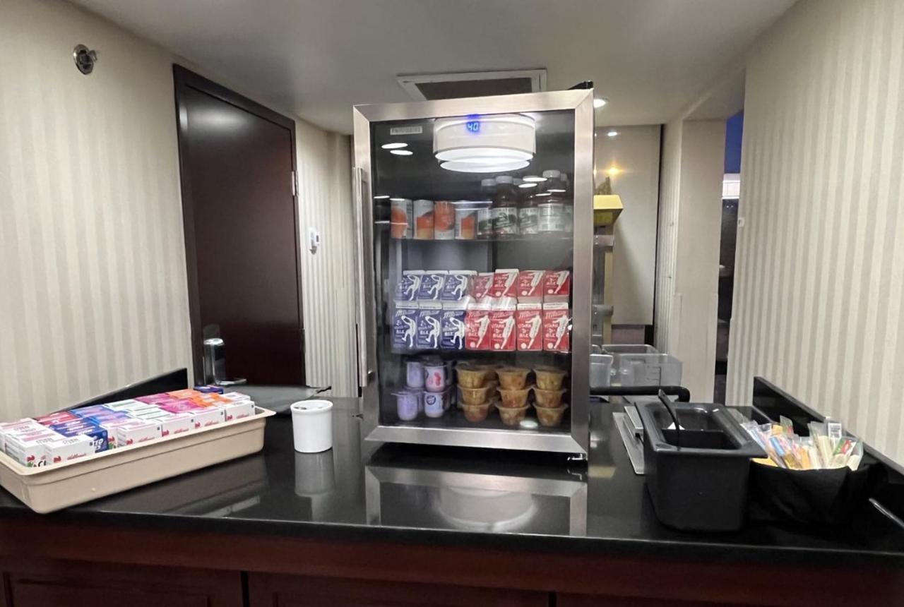 Hotel Lotus Kansas City Stadium Εξωτερικό φωτογραφία