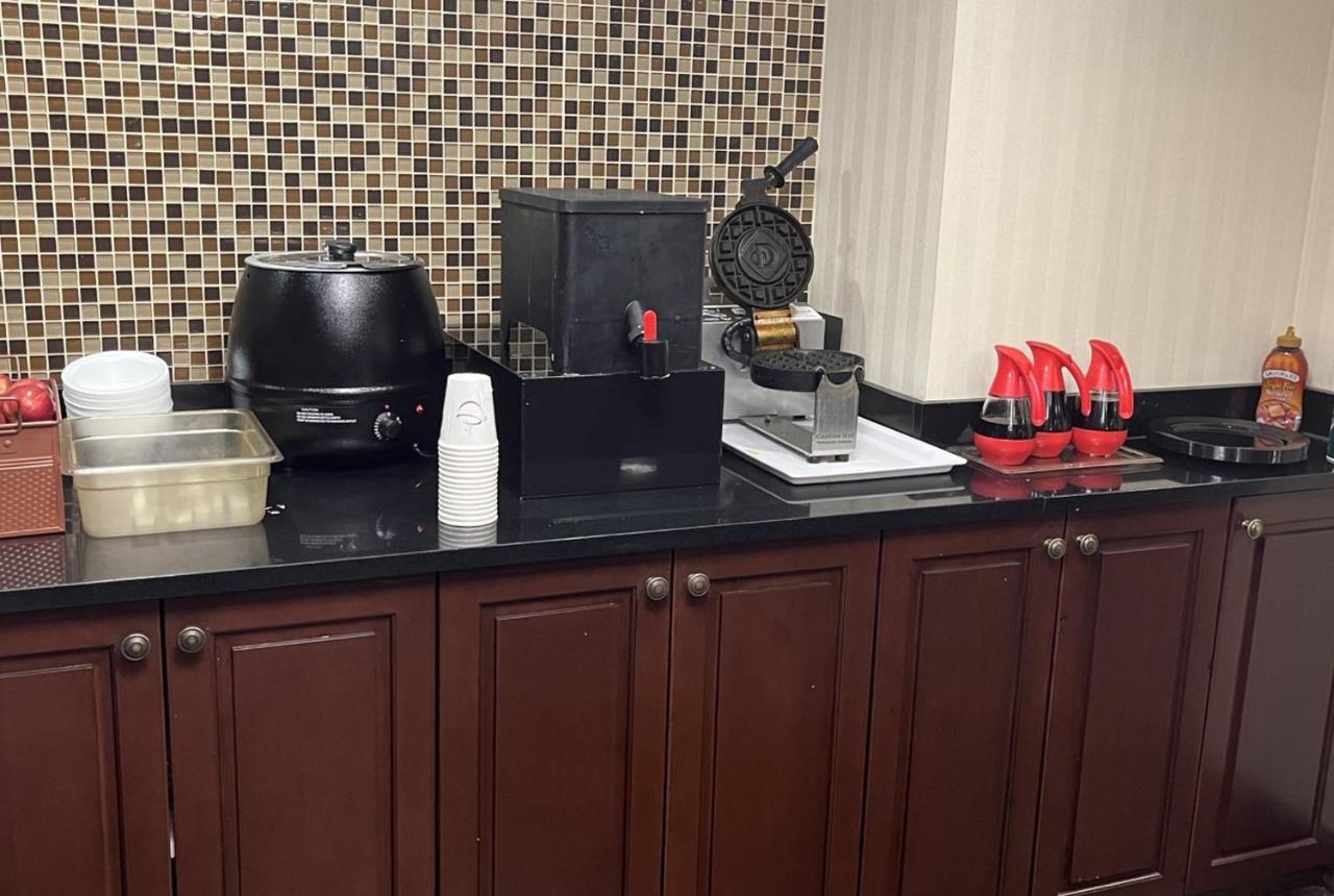 Hotel Lotus Kansas City Stadium Εξωτερικό φωτογραφία