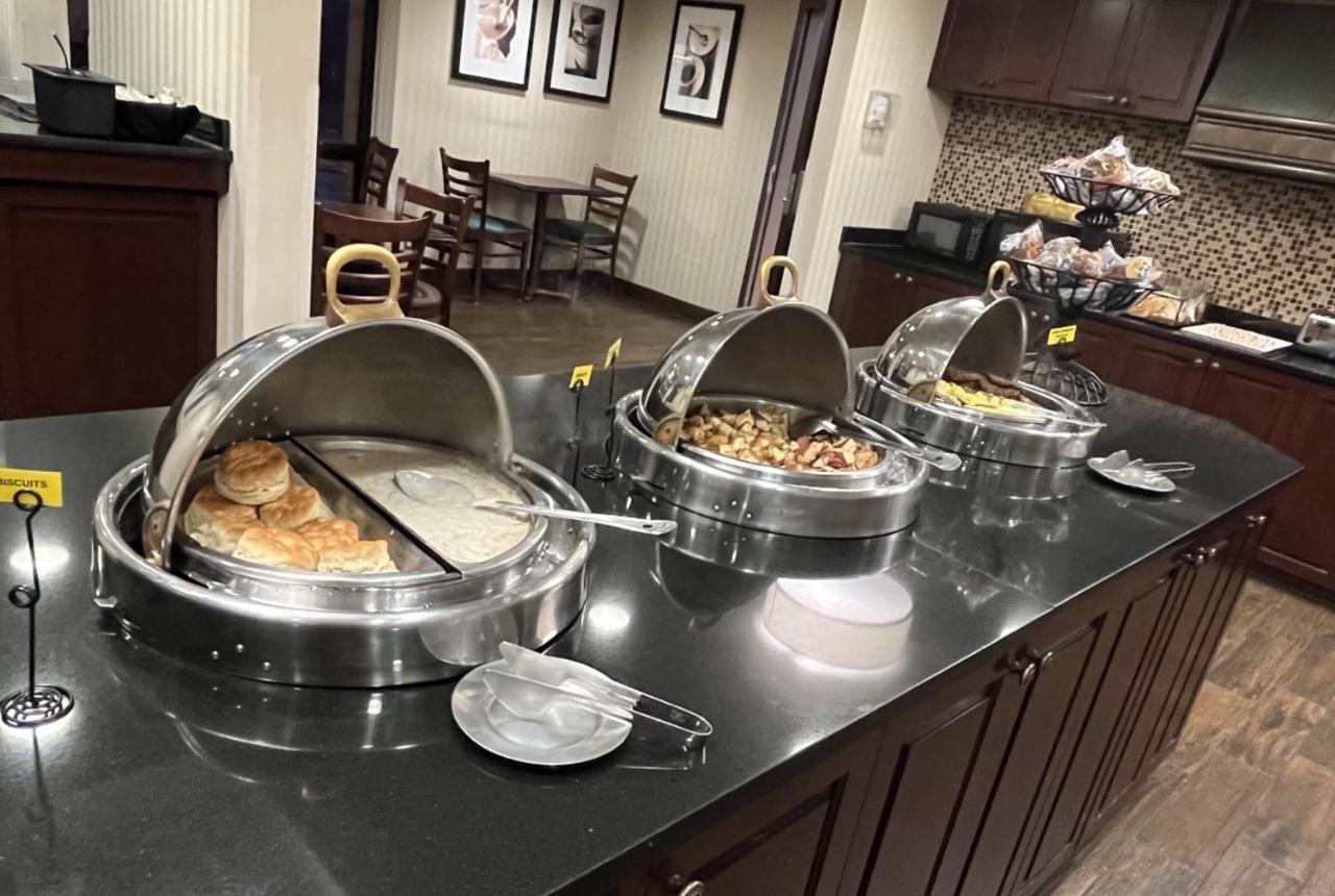 Hotel Lotus Kansas City Stadium Εξωτερικό φωτογραφία